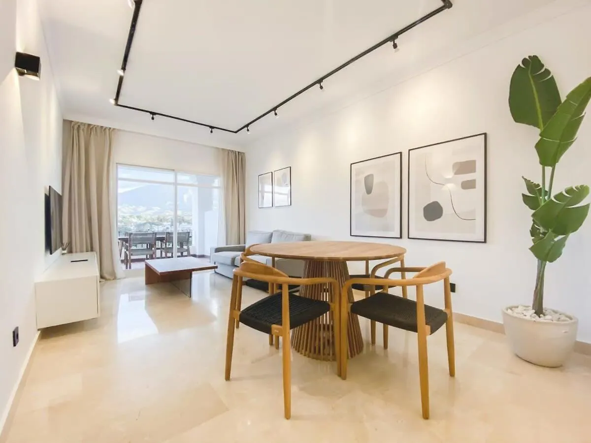 Heated Indoor Pool 2 Bed Mountain Sunset Views Apartment Marbella