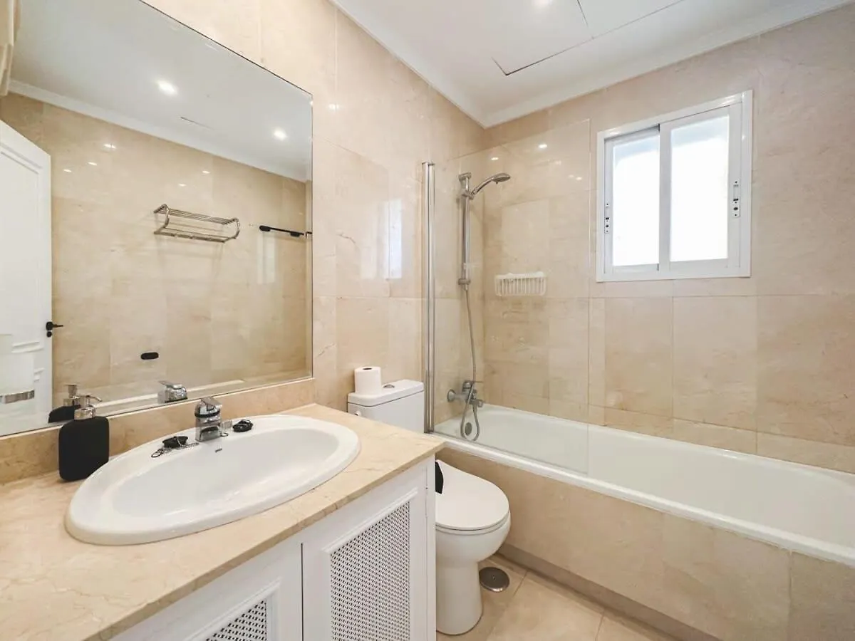 Heated Indoor Pool 2 Bed Mountain Sunset Views Apartment Marbella Spain