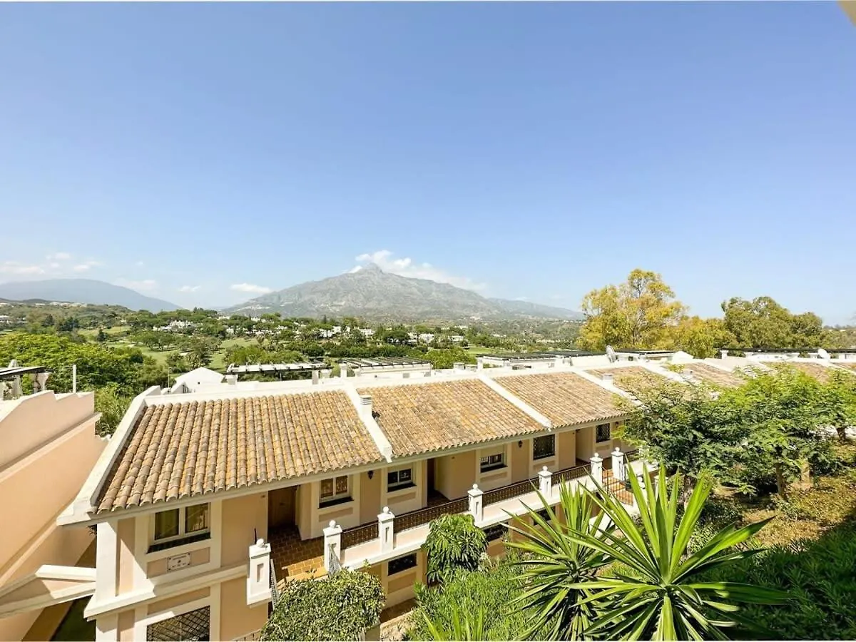 Heated Indoor Pool 2 Bed Mountain Sunset Views Apartment Marbella